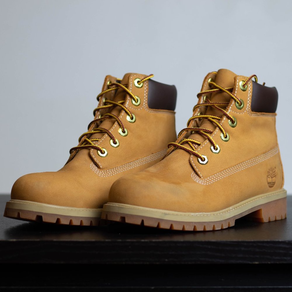 NWT Timberland 6-Inch Premium Waterproof boots For Boys